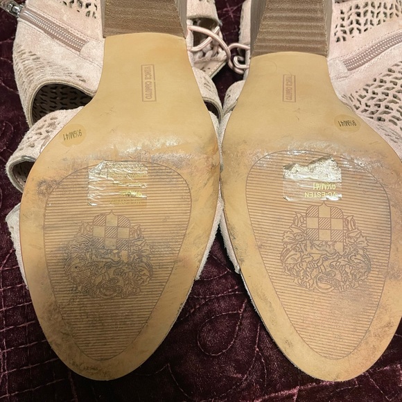 Shoes - Picture 8 of 11